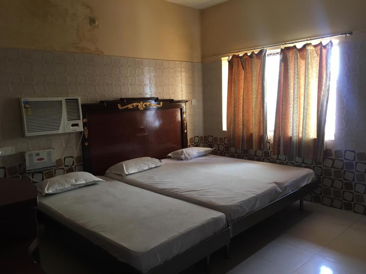Hotel Maa Kamakhya Пурі Екстер'єр фото