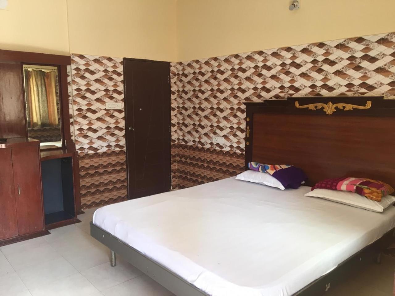 Hotel Maa Kamakhya Пурі Екстер'єр фото
